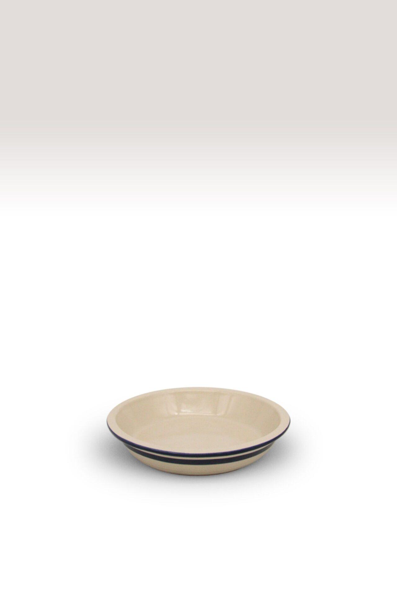 https://www.dutchcountrygeneralstore.com/wp-content/uploads/2020/10/Ohio-Stoneware-Dominion-Pie-Pan-Bristol-Blue-Stripe-scaled.jpg